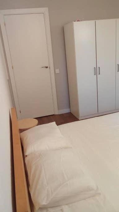Sagarda Familia Private Sunny Room Barcelona Luaran gambar